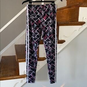 No Boundaries Black and Pink Geometric Leggings Size M 7-9
